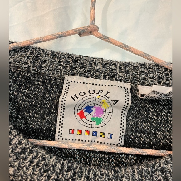 HOOPLA 100% Oversized Acrylic Sweater - Picture 4 of 6